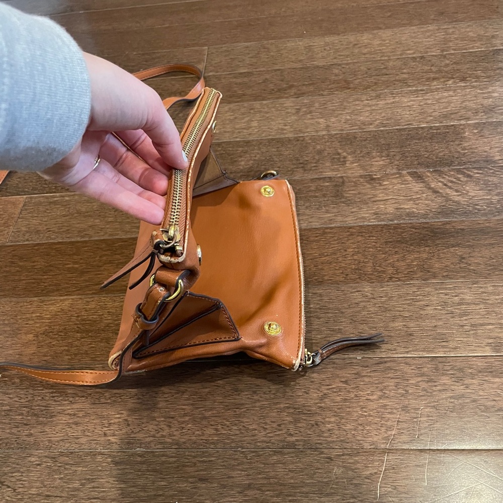Old Navy Cross-Body Faux Leather Bag View 3